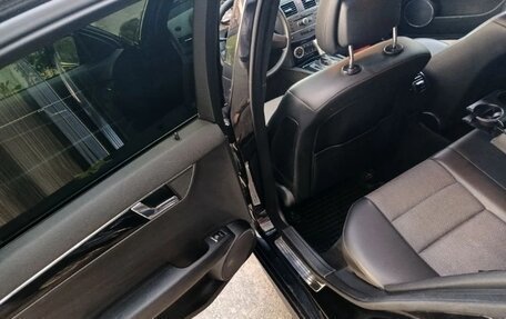 Mercedes-Benz C-Класс, 2010 год, 900 000 рублей, 13 фотография