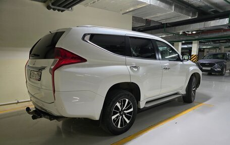 Mitsubishi Pajero Sport III рестайлинг, 2017 год, 3 400 000 рублей, 4 фотография