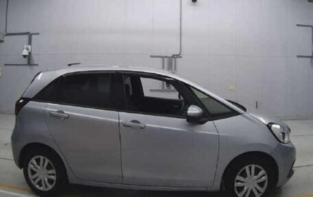 Honda Fit, 2021 год, 1 050 000 рублей, 7 фотография