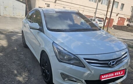 Hyundai Solaris II рестайлинг, 2015 год, 850 000 рублей, 1 фотография