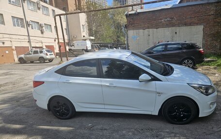 Hyundai Solaris II рестайлинг, 2015 год, 850 000 рублей, 4 фотография