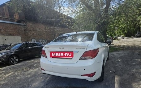 Hyundai Solaris II рестайлинг, 2015 год, 850 000 рублей, 2 фотография