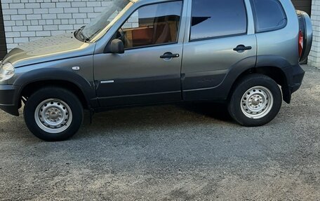 Chevrolet Niva I рестайлинг, 2011 год, 600 000 рублей, 2 фотография