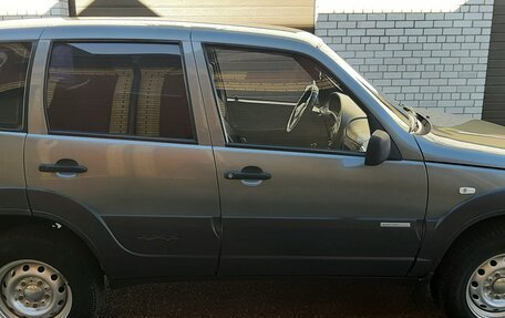 Chevrolet Niva I рестайлинг, 2011 год, 600 000 рублей, 3 фотография