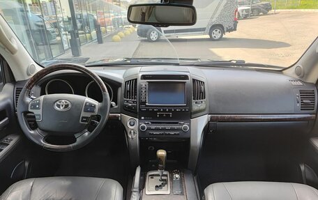 Toyota Land Cruiser 200, 2010 год, 1 999 800 рублей, 17 фотография