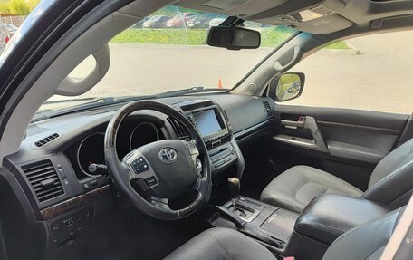 Toyota Land Cruiser 200, 2010 год, 1 999 800 рублей, 20 фотография