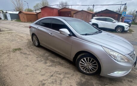 Hyundai Sonata VI, 2010 год, 1 300 000 рублей, 4 фотография