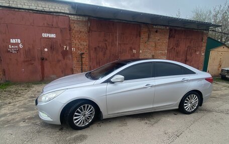 Hyundai Sonata VI, 2010 год, 1 300 000 рублей, 3 фотография