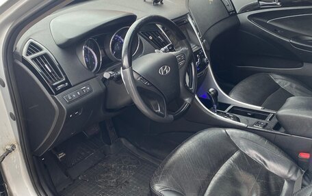 Hyundai Sonata VI, 2010 год, 1 300 000 рублей, 8 фотография