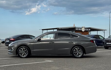 Hyundai Sonata VIII, 2022 год, 2 650 000 рублей, 4 фотография
