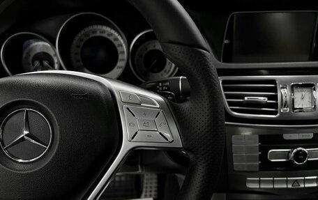 Mercedes-Benz E-Класс, 2015 год, 2 295 000 рублей, 21 фотография
