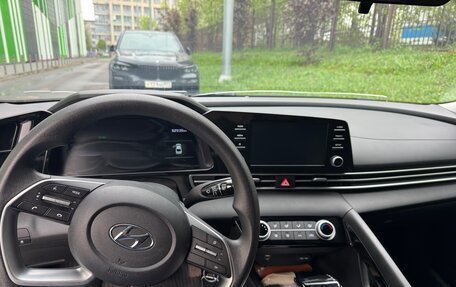 Hyundai Elantra, 2023 год, 1 800 000 рублей, 5 фотография