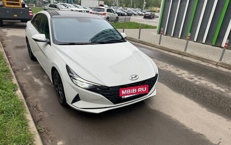 Hyundai Elantra, 2023 год, 1 800 000 рублей, 2 фотография