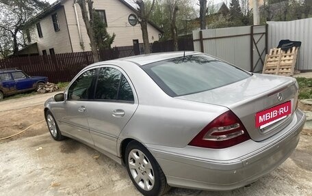 Mercedes-Benz C-Класс, 2005 год, 650 000 рублей, 3 фотография