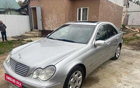 Mercedes-Benz C-Класс, 2005 год, 650 000 рублей, 5 фотография