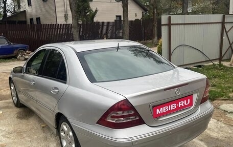 Mercedes-Benz C-Класс, 2005 год, 650 000 рублей, 10 фотография