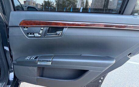 Mercedes-Benz S-Класс, 2006 год, 1 050 000 рублей, 26 фотография