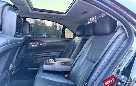 Mercedes-Benz S-Класс, 2006 год, 1 050 000 рублей, 23 фотография
