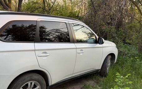 Mitsubishi Outlander III рестайлинг 3, 2013 год, 1 280 000 рублей, 1 фотография