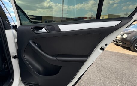 Volkswagen Jetta VI, 2013 год, 947 000 рублей, 19 фотография