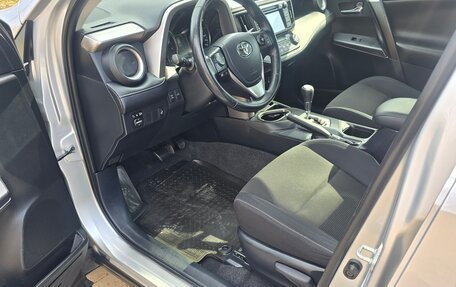 Toyota RAV4, 2015 год, 2 295 000 рублей, 13 фотография