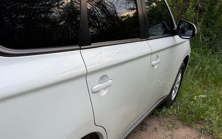 Mitsubishi Outlander III рестайлинг 3, 2013 год, 1 280 000 рублей, 2 фотография