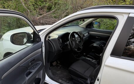 Mitsubishi Outlander III рестайлинг 3, 2013 год, 1 280 000 рублей, 11 фотография
