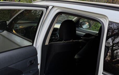 Mitsubishi Outlander III рестайлинг 3, 2013 год, 1 280 000 рублей, 9 фотография