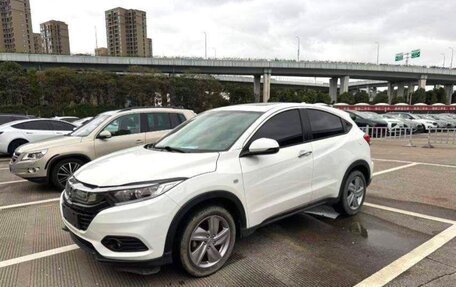 Honda Vezel, 2020 год, 1 900 000 рублей, 3 фотография
