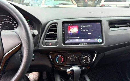 Honda Vezel, 2020 год, 1 900 000 рублей, 6 фотография