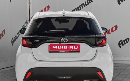 Toyota Yaris, 2021 год, 1 370 000 рублей, 5 фотография