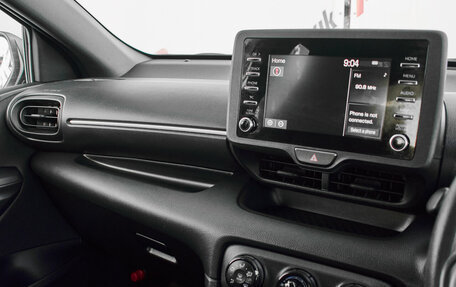 Toyota Yaris, 2021 год, 1 370 000 рублей, 17 фотография