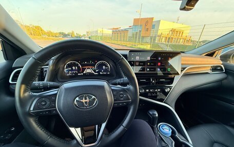 Toyota Camry, 2023 год, 3 840 000 рублей, 10 фотография