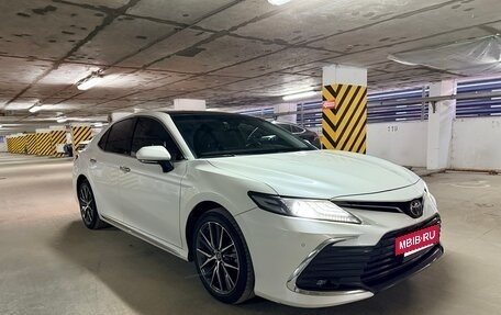 Toyota Camry, 2023 год, 3 840 000 рублей, 4 фотография