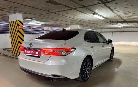 Toyota Camry, 2023 год, 3 840 000 рублей, 6 фотография