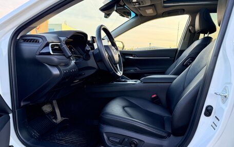 Toyota Camry, 2023 год, 3 840 000 рублей, 14 фотография