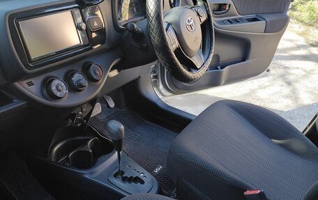 Toyota Vitz, 2017 год, 935 000 рублей, 9 фотография