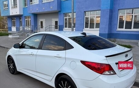 Hyundai Solaris II рестайлинг, 2012 год, 600 000 рублей, 3 фотография