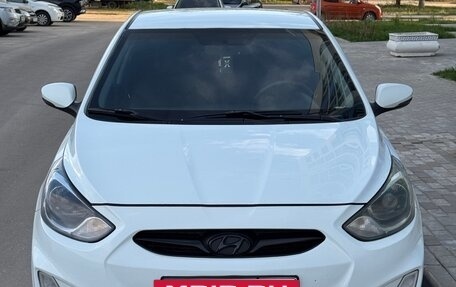 Hyundai Solaris II рестайлинг, 2012 год, 600 000 рублей, 5 фотография