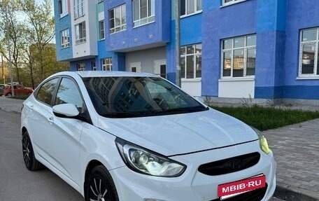 Hyundai Solaris II рестайлинг, 2012 год, 600 000 рублей, 7 фотография