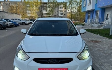 Hyundai Solaris II рестайлинг, 2012 год, 600 000 рублей, 8 фотография