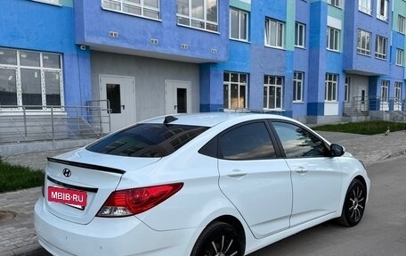 Hyundai Solaris II рестайлинг, 2012 год, 600 000 рублей, 10 фотография