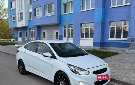 Hyundai Solaris II рестайлинг, 2012 год, 600 000 рублей, 12 фотография