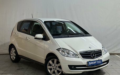 Mercedes-Benz A-Класс, 2011 год, 690 000 рублей, 2 фотография