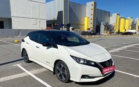 Nissan Leaf II, 2018 год, 1 690 000 рублей, 2 фотография