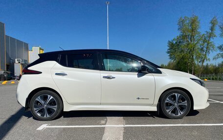 Nissan Leaf II, 2018 год, 1 690 000 рублей, 4 фотография