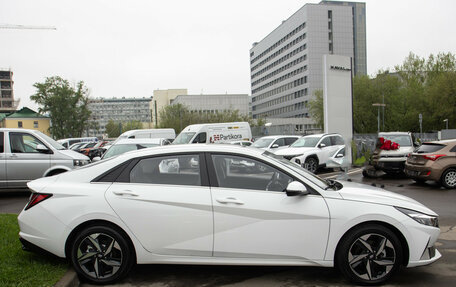 Hyundai Elantra, 2023 год, 2 339 000 рублей, 3 фотография