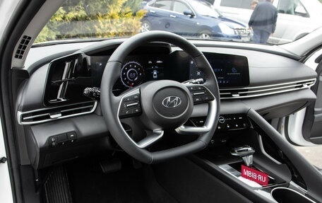 Hyundai Elantra, 2023 год, 2 339 000 рублей, 17 фотография
