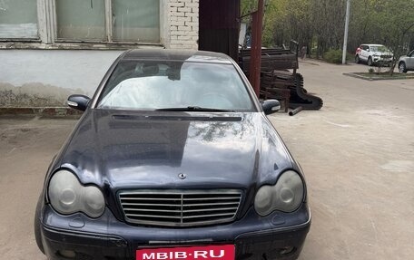 Mercedes-Benz C-Класс, 2001 год, 340 000 рублей, 1 фотография