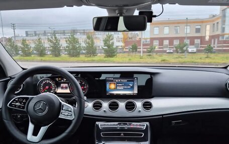 Mercedes-Benz E-Класс, 2019 год, 1 895 000 рублей, 5 фотография